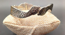 '' S '' BRACCIALE RIGIDO SERPENTE IN STILE ETNICO