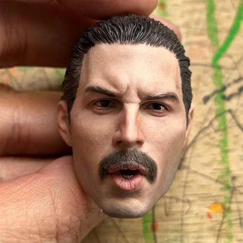 Scultura testa cantante