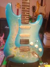 Chitarra elettrica artigianale artistica su base Squier