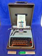 Olivetti Lettera 22 con