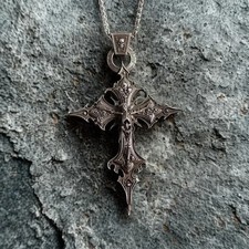 Collana con ciondolo croce