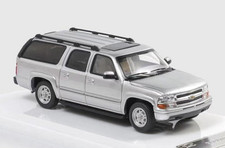 CHEVROLET Suburban - con base nera - argento - MK 1:64