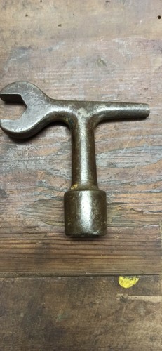 Vecchia chiave inglese per - vecchia,