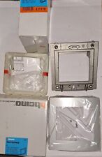 Bticino 331110 + 331211, scatola + telaio  + cornice  finitura SFERA Classic