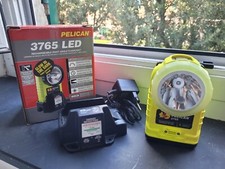 Torcia PELI 3765 LED ricaricabile professionale