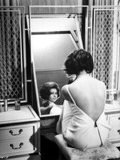 V4641 Sophia Loren BW abito