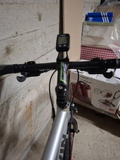 bici ibrida Atrezzata Per Andare In Strada 