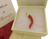 Ciondolo uomo e donna in corallo rosso con oro 18k 750 gemma naturale