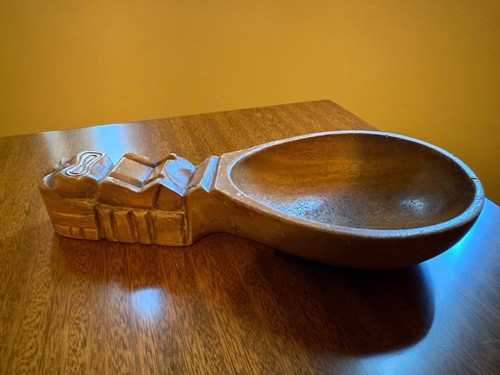 Scultura legno forma di - legno, a