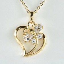 Collana con ciondolo farfalla