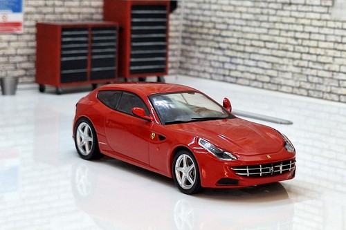 Ferrari 2011 modellino - ferrari, ff