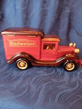 Replica in legno di un camion