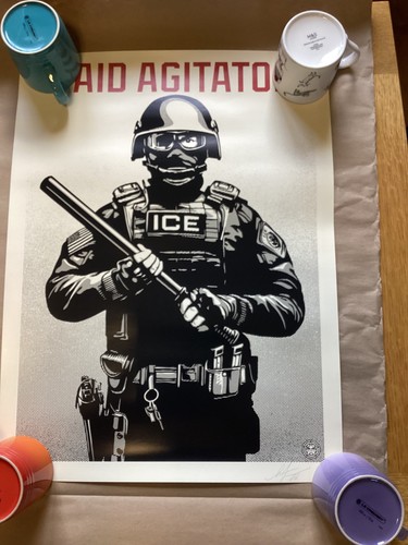 Obey shepard fairey agitatore - shepard,