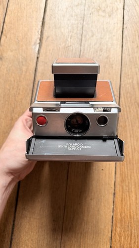 Polaroid sx70 alpha - alpha, slr