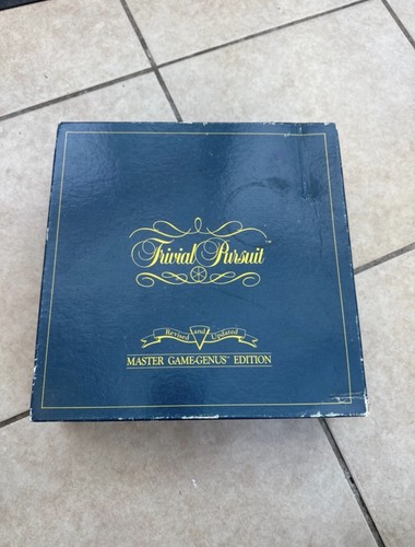 Trivial pursuit master game - trivial,