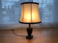 Lampada da tavolo in ottone