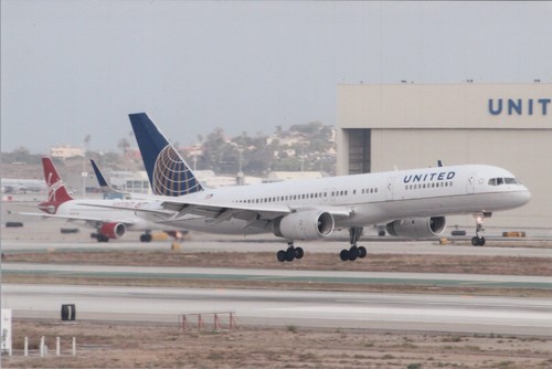 United airlines 757 - united,