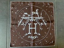 Foulard carré Hermès en soie