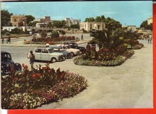 CARTOLINA  TRANI     VIAGGIATA 1961  PIAZZA COLONNA  AUTO  REGALO