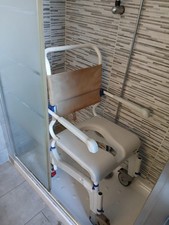 Sedia a Rotelle Per Doccia è