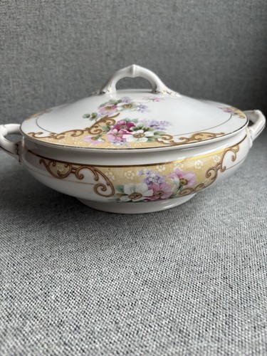 Casseruola coperta vintage