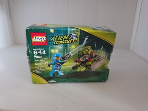 Lego alien striker 7049 - alien,