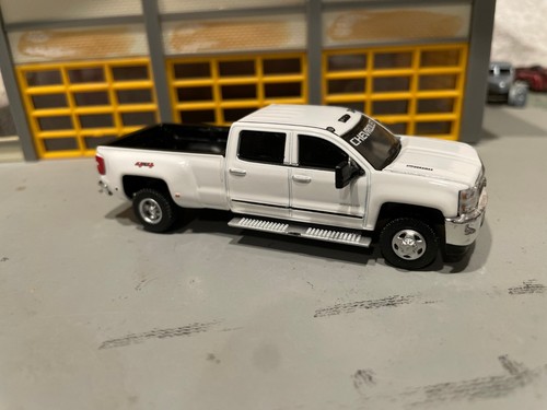 2018 chevy silverado - 1/64,