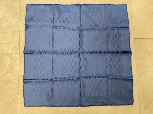 Foulard hermès intitulé h - hermès, op'h