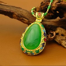 Lucky Flower Pendant For Women