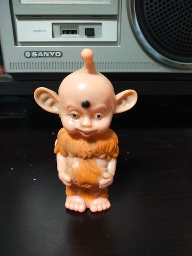 Una piccola figura - , in
