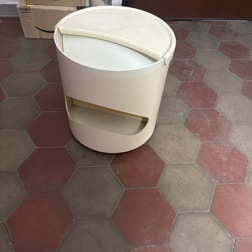Robo trolley space design - trolley,
