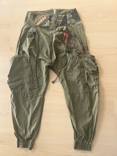 Pantaloni harem multitasche