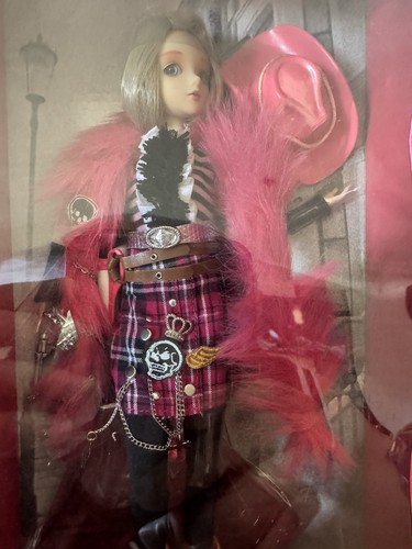 Doll street laredo - j-doll, of