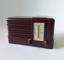 Radio d'epoca in miniatura