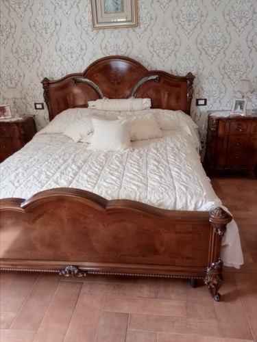 Letto matrimoniale con