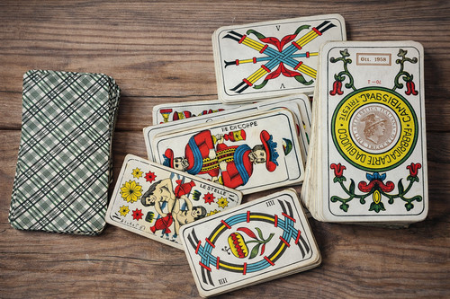 Vecchio mazzo carte - vecchio, di