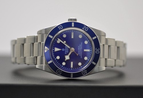 Tudor black bay 79000b - tudor,