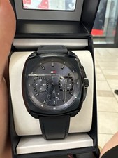 Tommy Hilfiger Multifunction