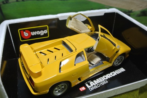 Bburago voiture 18 - voiture, 1/18