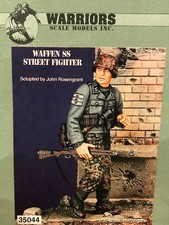 p WARRIORS 35044 - Scala 1/35 - Waffen SS Street Fighter (World War Two)