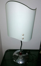 lampada moderna da tavolo in