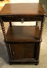 Comodino Luigi Filippo in noce ‘800, molto buono.