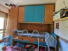 Cameretta bambino color legno/azzurro con armadio a ponte