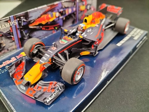 Minichamps red bull - minichamps,