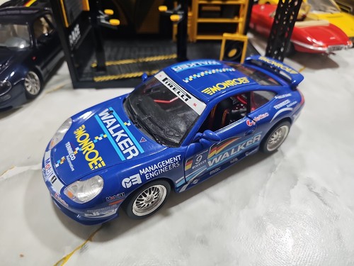 Bburago porsche carrera - 1:18,