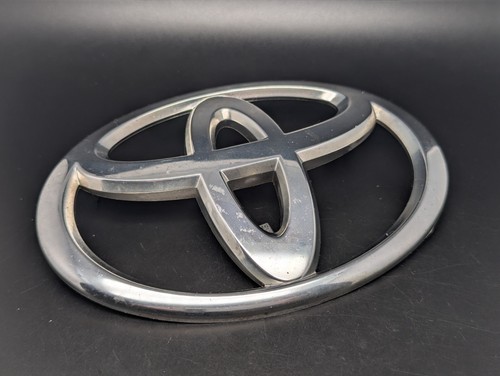 Toyota auris 75312 02040 - toyota, logo