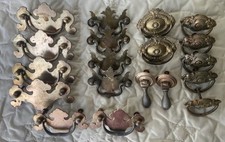 Set di 19 maniglie e tiranti per cassetti ferramenta vintage metalli misti