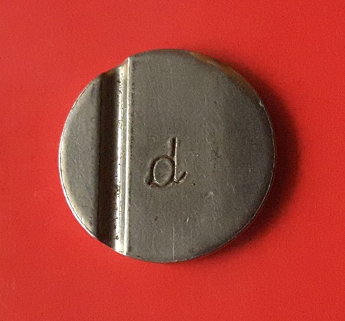 Gettone con lettera - lettera, d