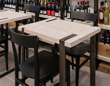 Tavolo realizzato da artigiano falegname