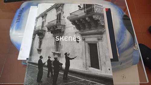 Skenés fotografie degli